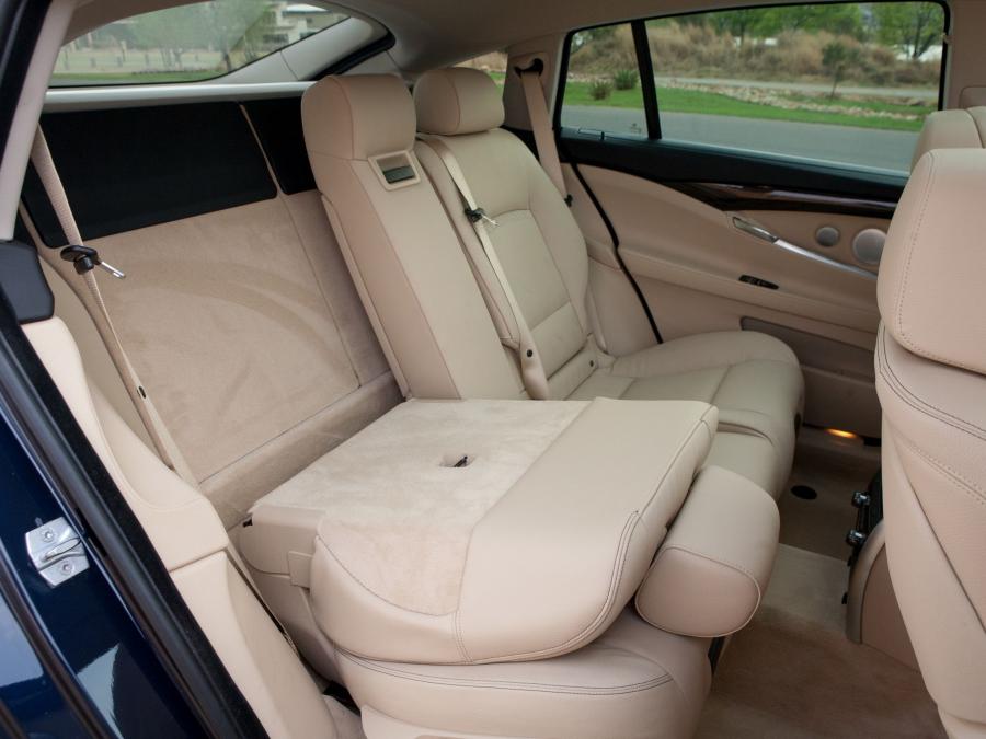  BMW 530d Gran Turismo Luxury Line 2013 года  (ZA) (фото 16 из 18)